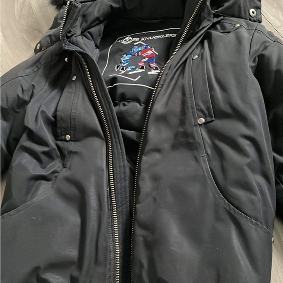 Black moose knuckles jacket great still puffy still warm no holes or anything - Picture 3 of 4